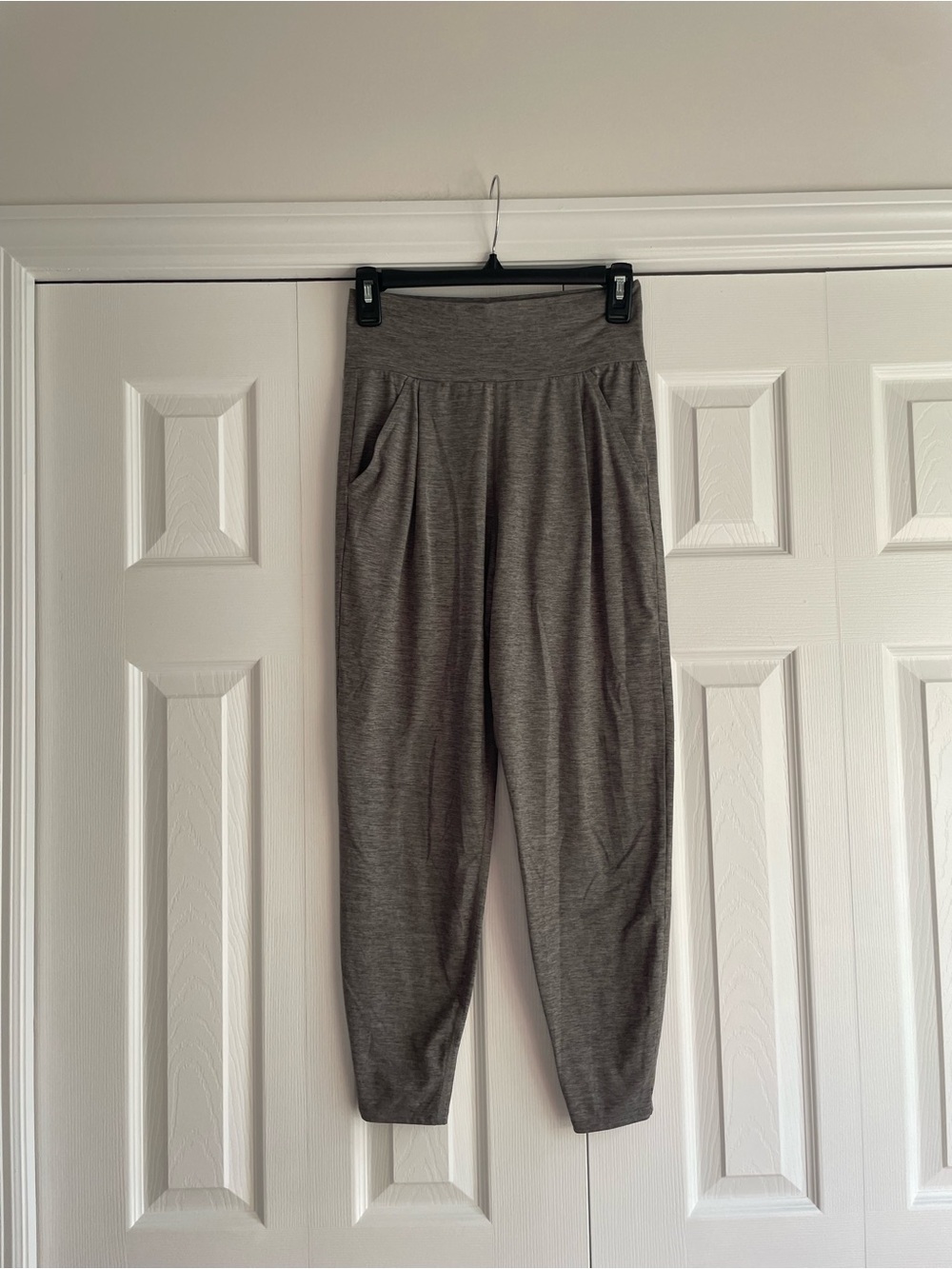 Vuori Taupe Jogger Pants with High Waist